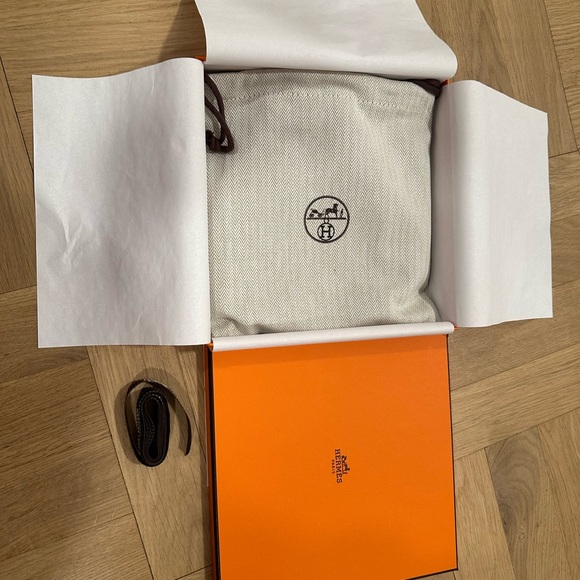 Hermes Kelly 18 Belt Etoupe Epsom leather with gold hardware - Picture 14 of 14